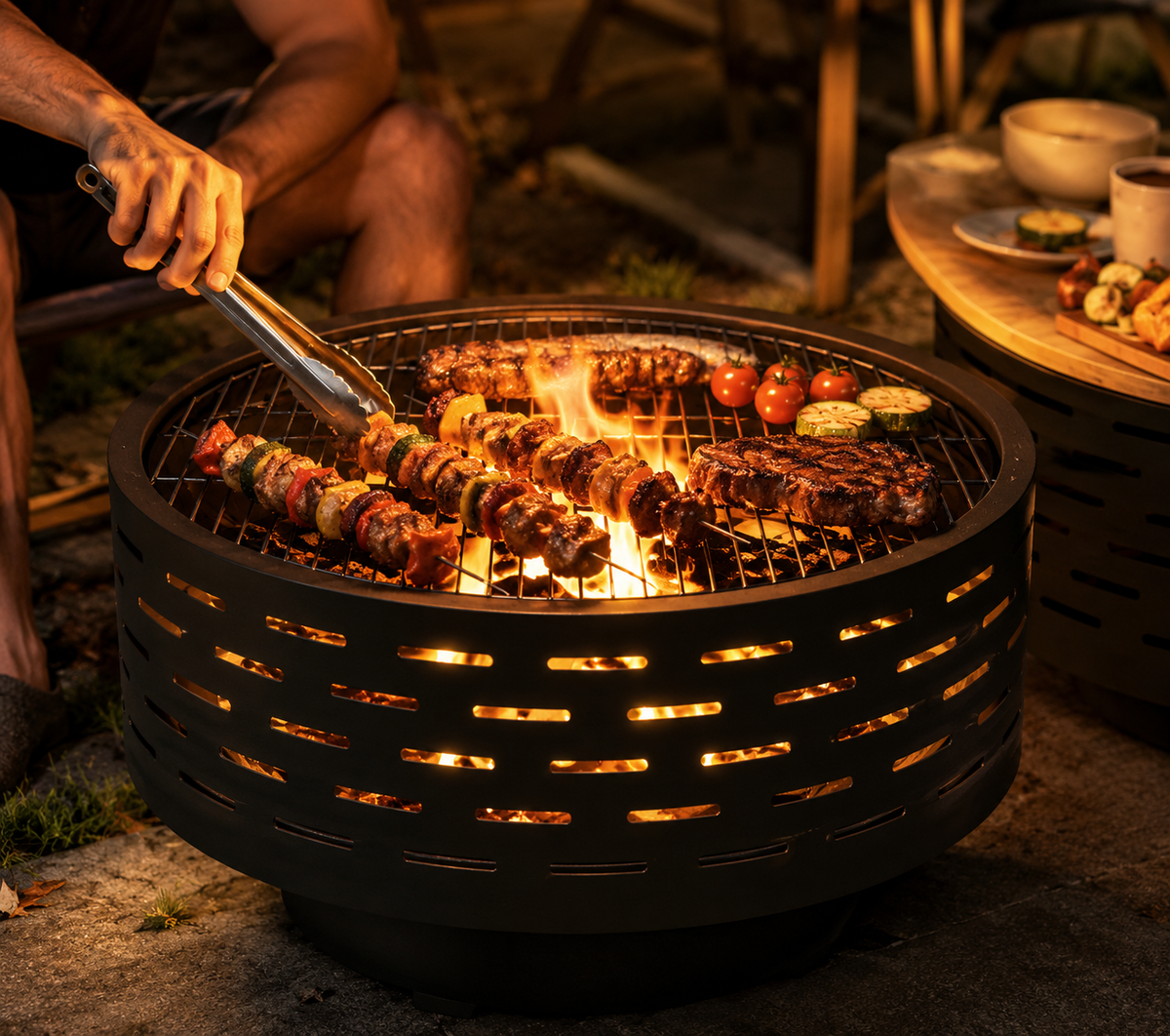 HESTINA Prestige - Brasero table de jardin rond Ø60 cm avec plateau bois et grille barbecue